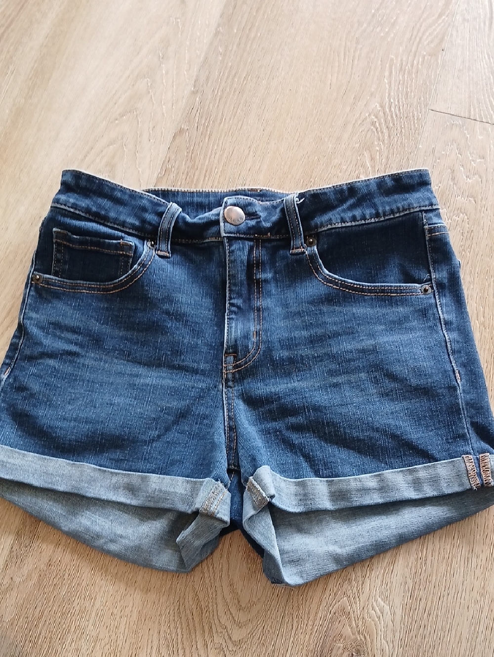 Aeropostale size 8 Women's Dark Blue Denim Cuffed Shorts mid rise